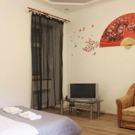 в центрі подобово біля палаці мистецтв вулиця коперніка 10 Apartment *